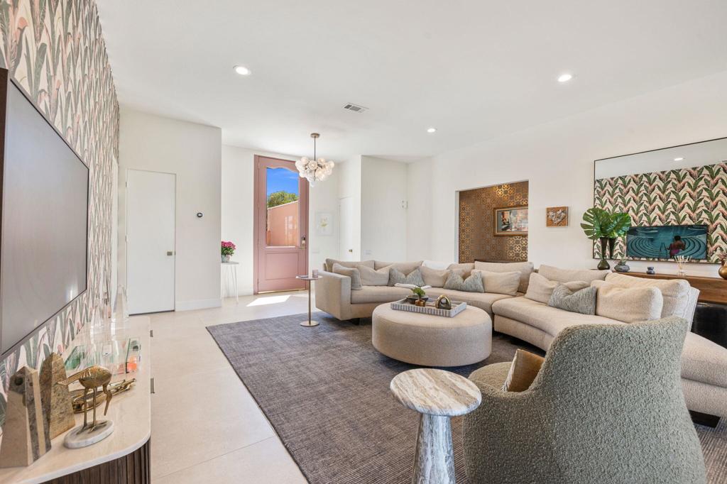 47171 El Agadir Circle Property Photo 8