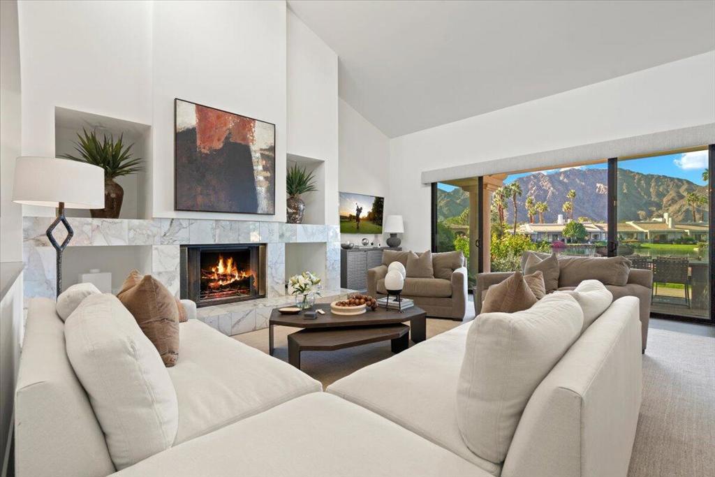 80599 Cherry Hills Drive Property Photo 4
