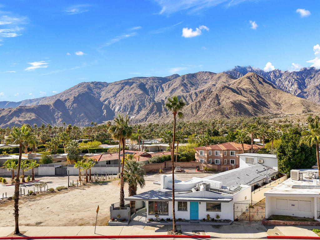 2231 N Palm Canyon Drive Property Photo 1