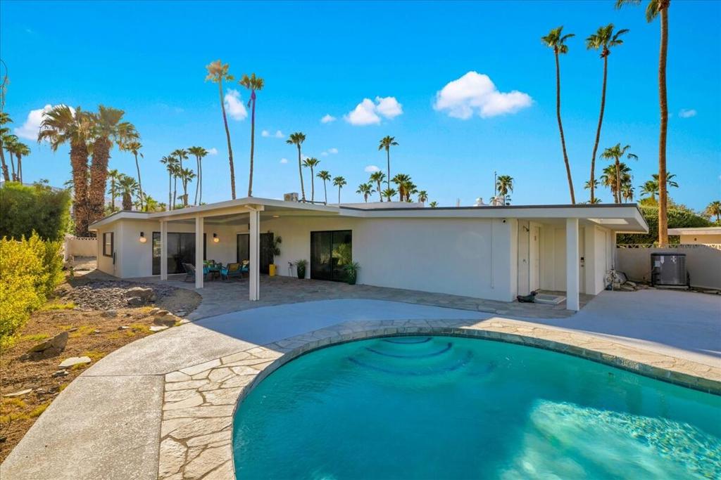 48320 Birdie Way Property Photo 4