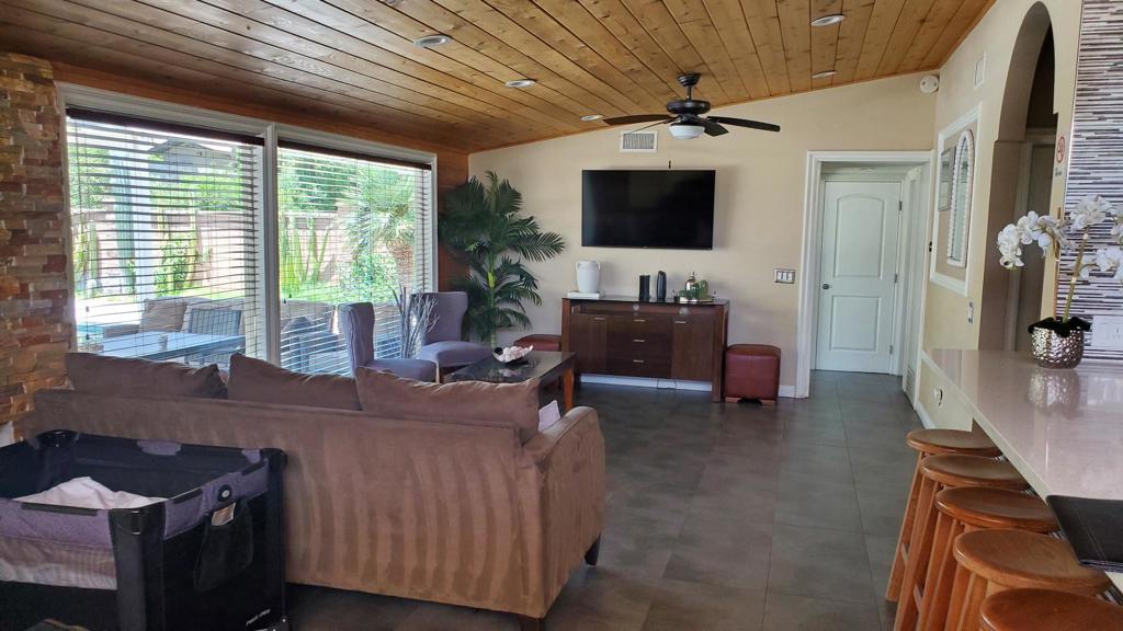 71567 Mirage Road Property Photo 4