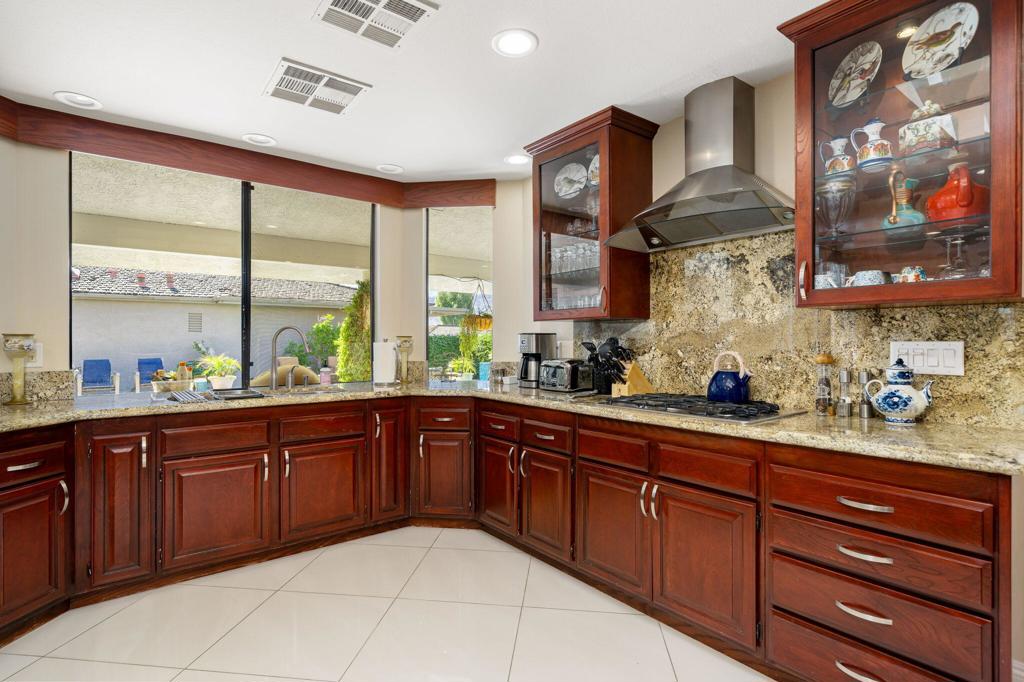 4 Dartmouth Drive Property Photo 12
