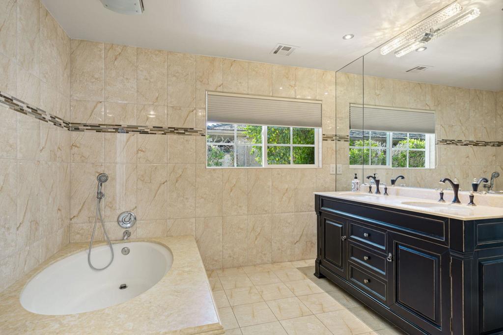 4 Dartmouth Drive Property Photo 17