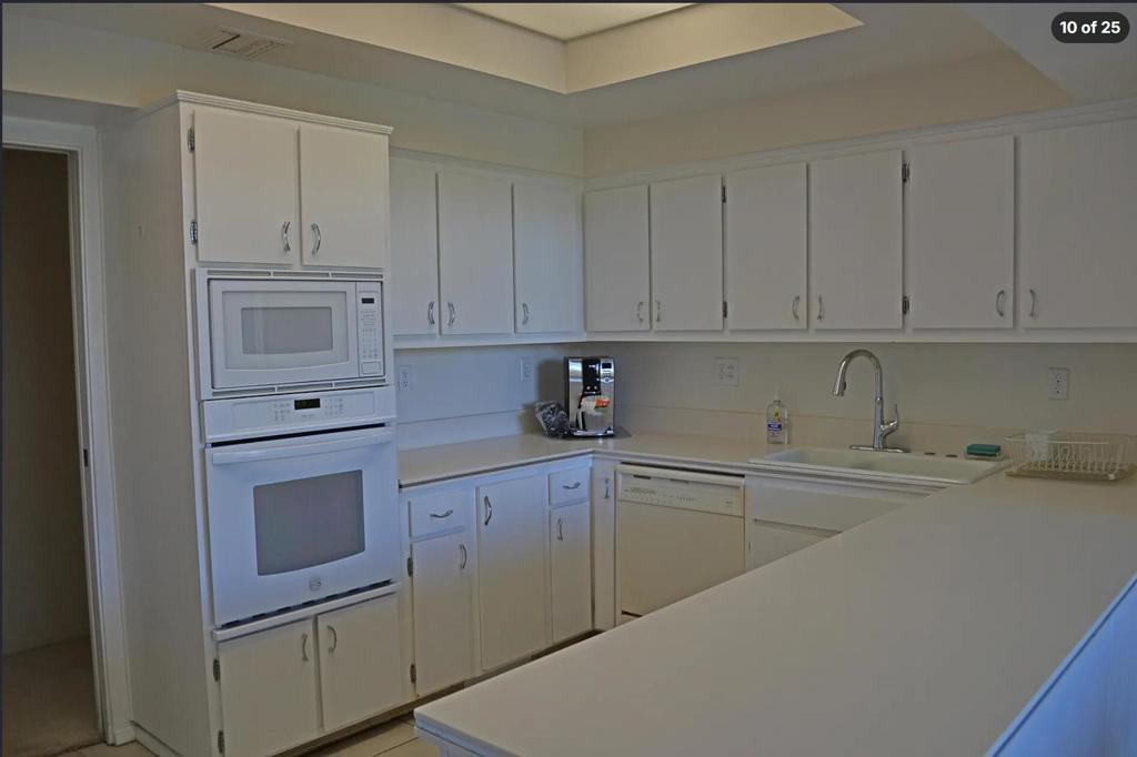 910 Island Drive 404 Property Photo 6