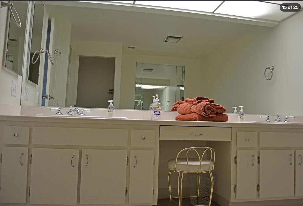 910 Island Drive 404 Property Photo 16