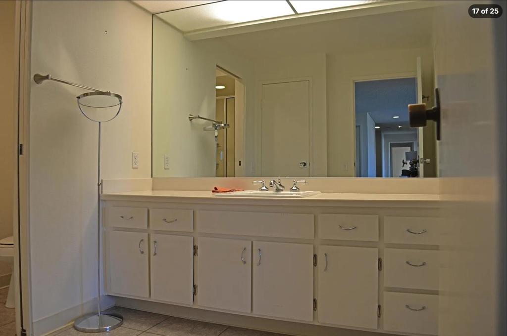 910 Island Drive 404 Property Photo 21