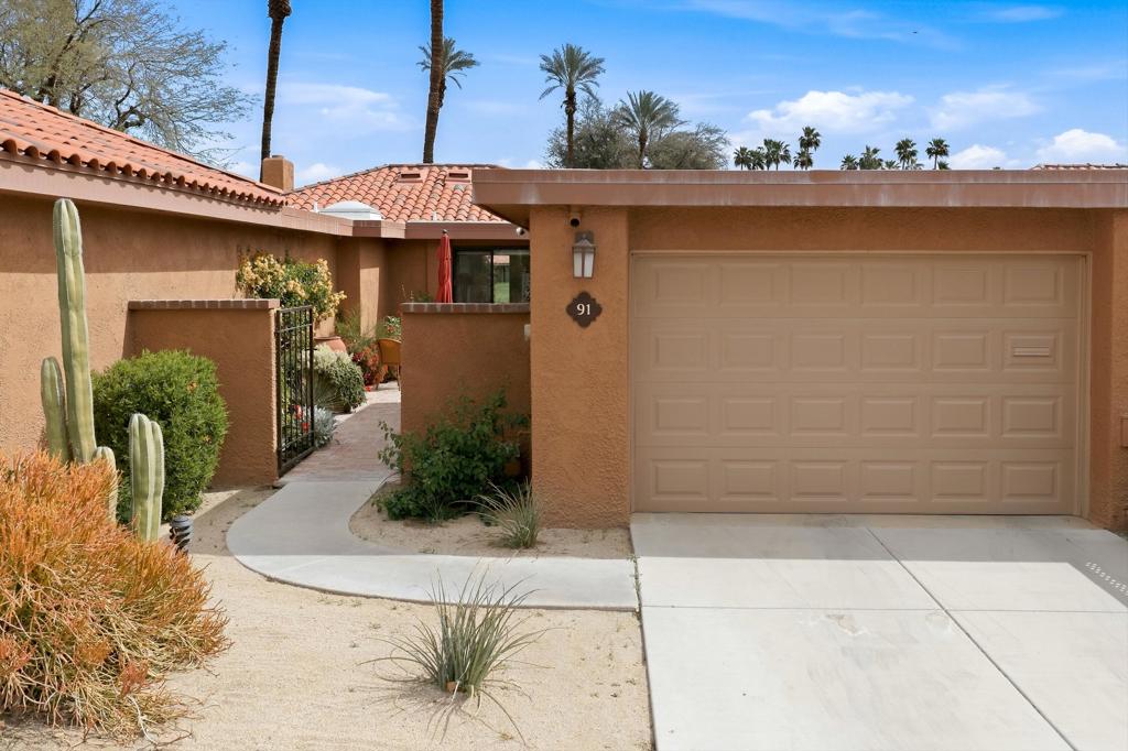 91 La Cerra Drive Property Photo 2