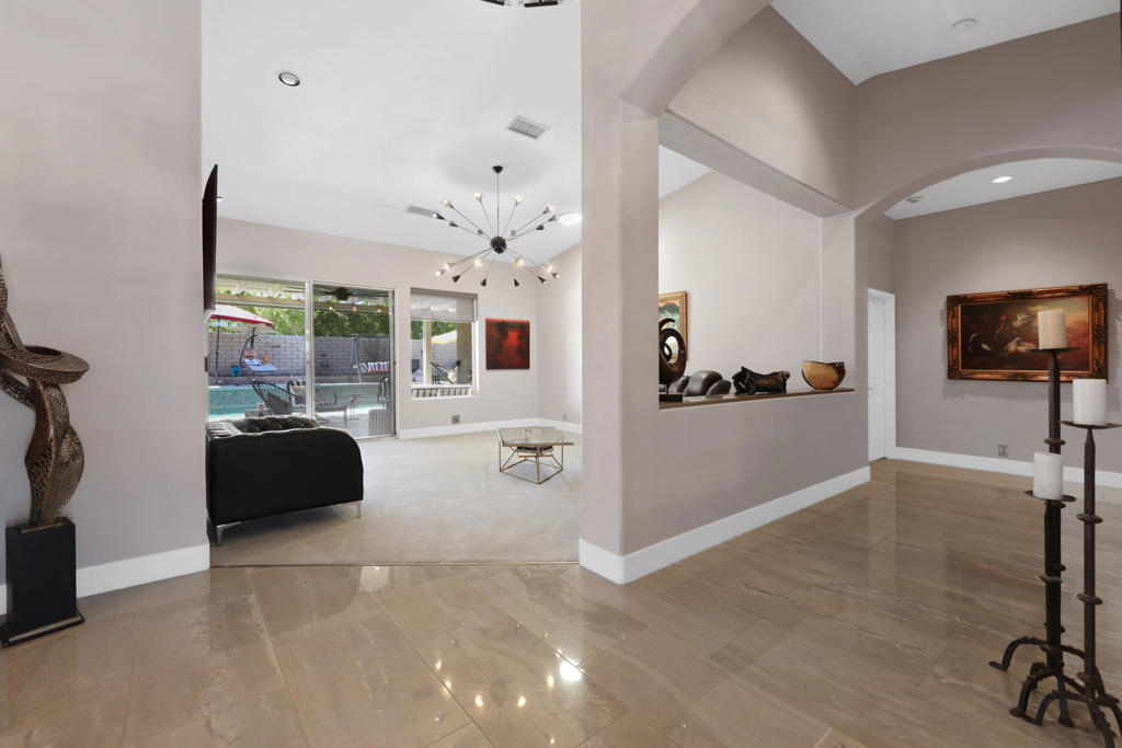 38635 Desert Mirage Drive Property Photo 4