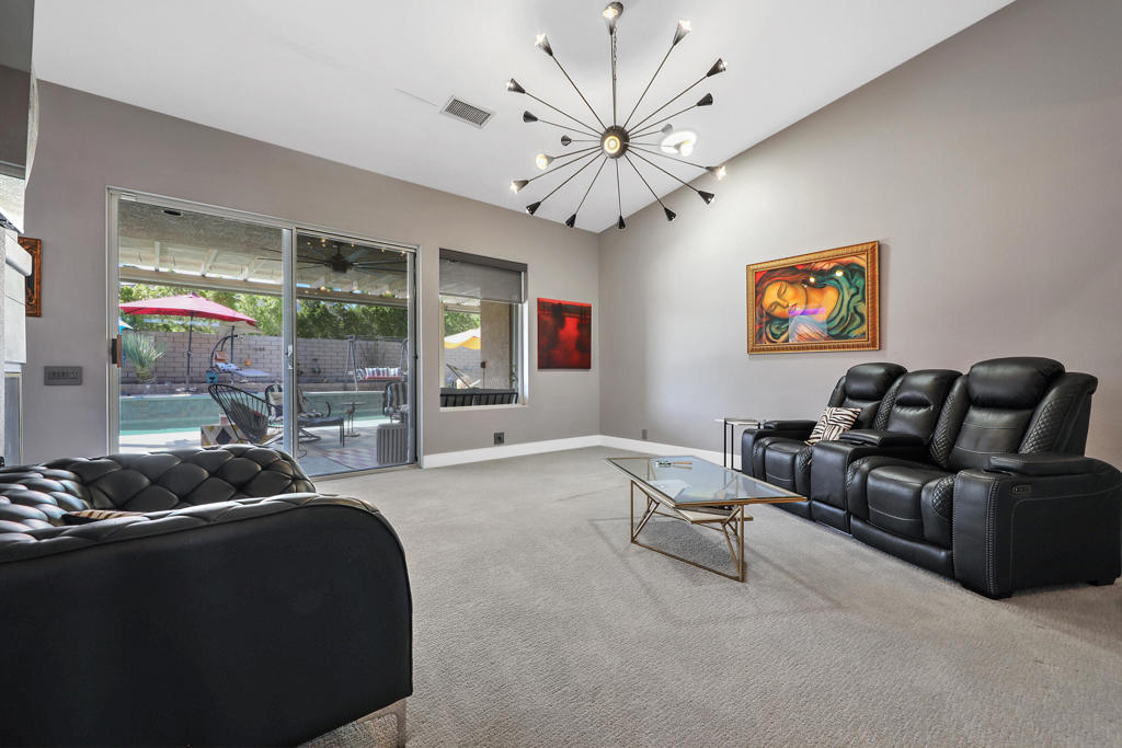 38635 Desert Mirage Drive Property Photo 6