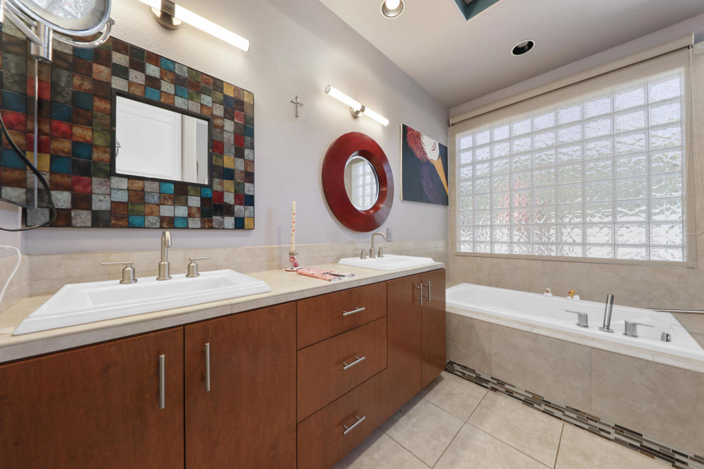 38635 Desert Mirage Drive Property Photo 13