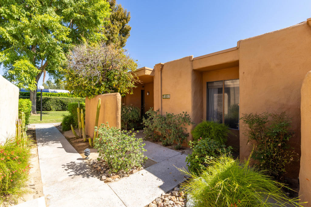 4890 N Winners Circle B Property Photo 1