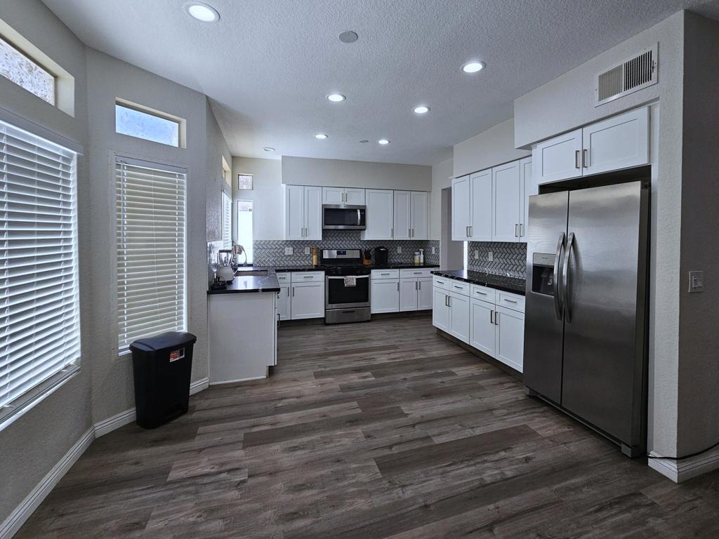 69911 Willow Lane Property Photo 9