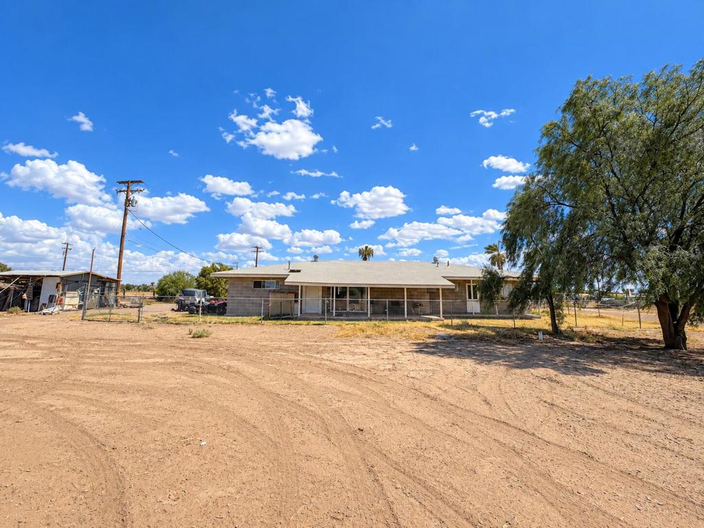 1007 N Broadway Property Photo 1