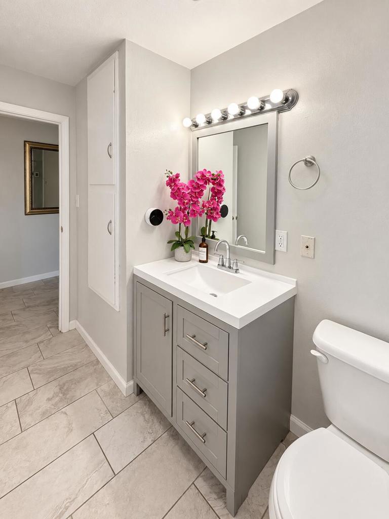 1007 N Broadway Property Photo 16