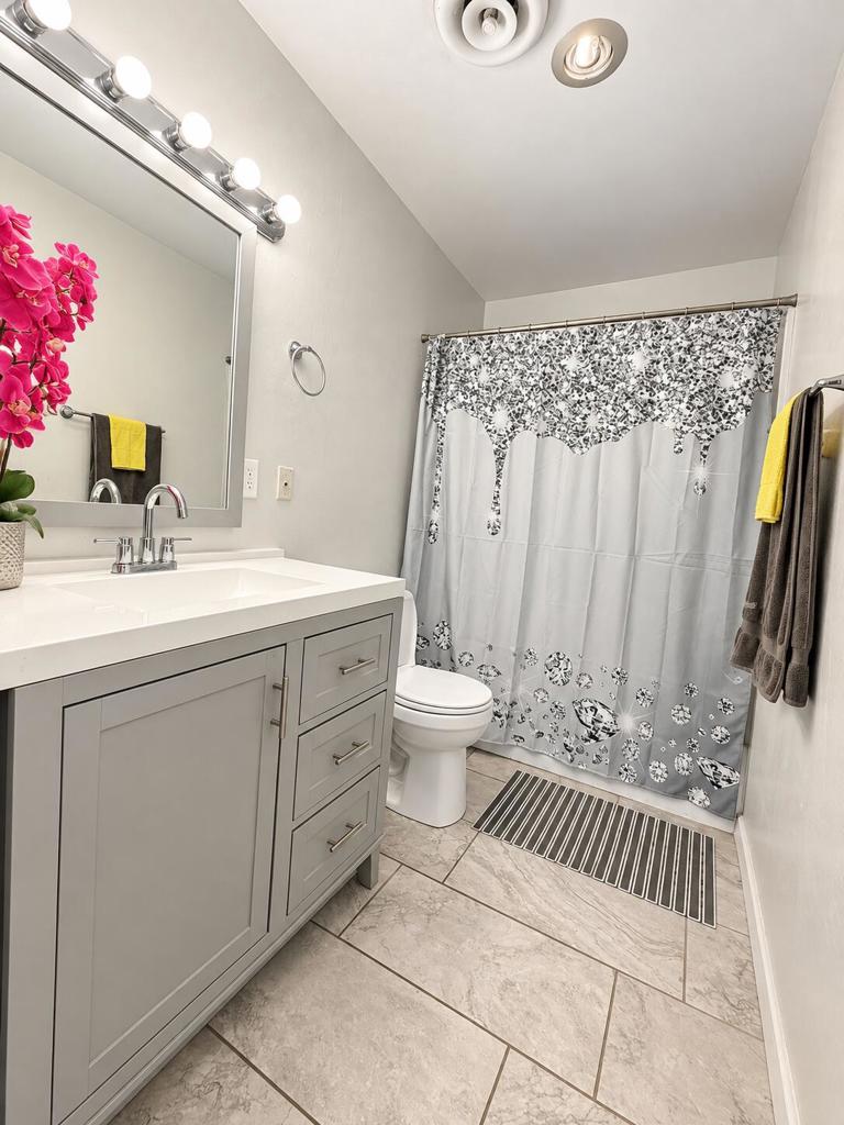 1007 N Broadway Property Photo 17