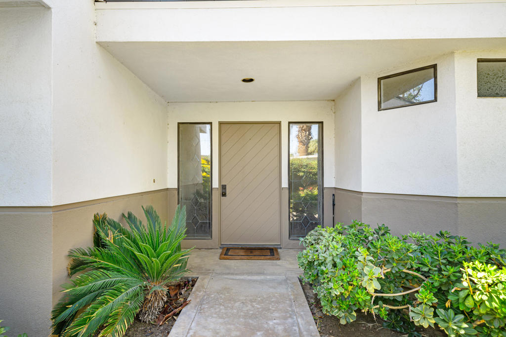 54940 Inverness Way Property Photo 13