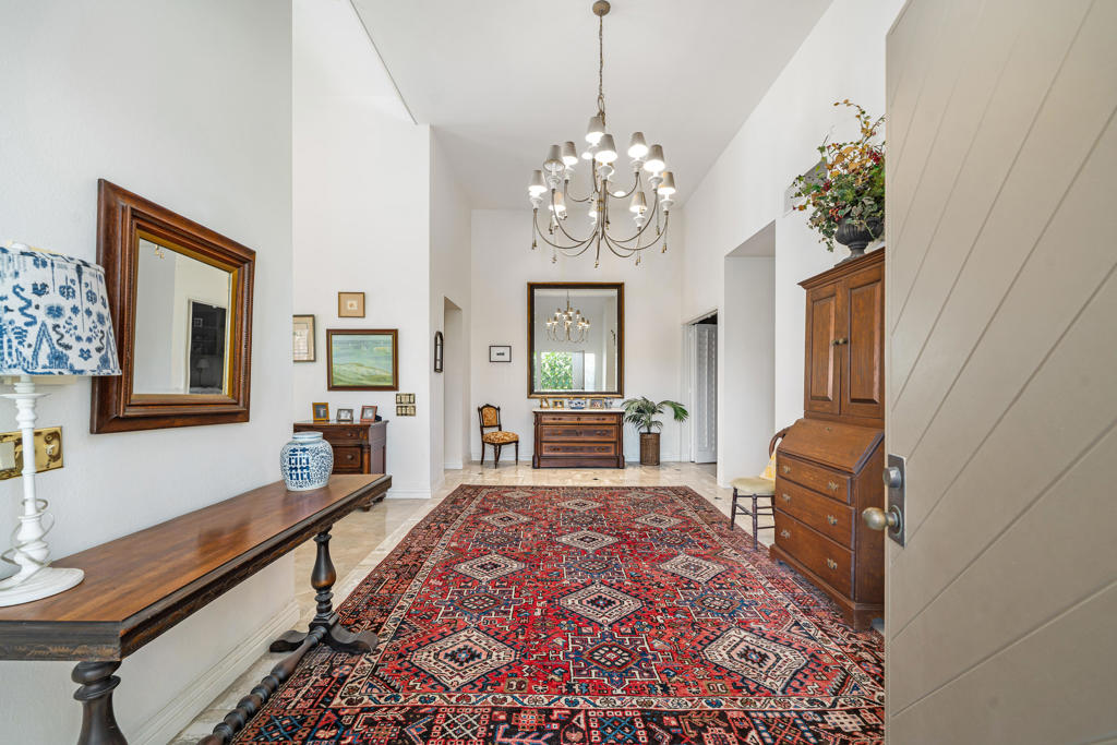 54940 Inverness Way Property Photo 14