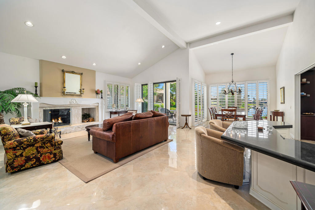 54940 Inverness Way Property Photo 15