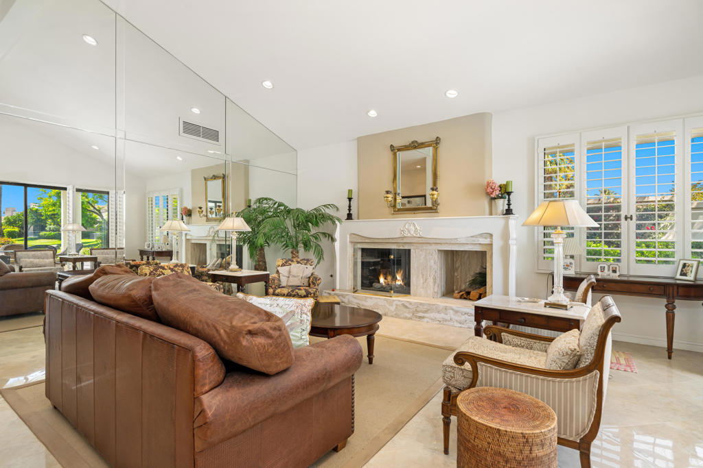 54940 Inverness Way Property Photo 17