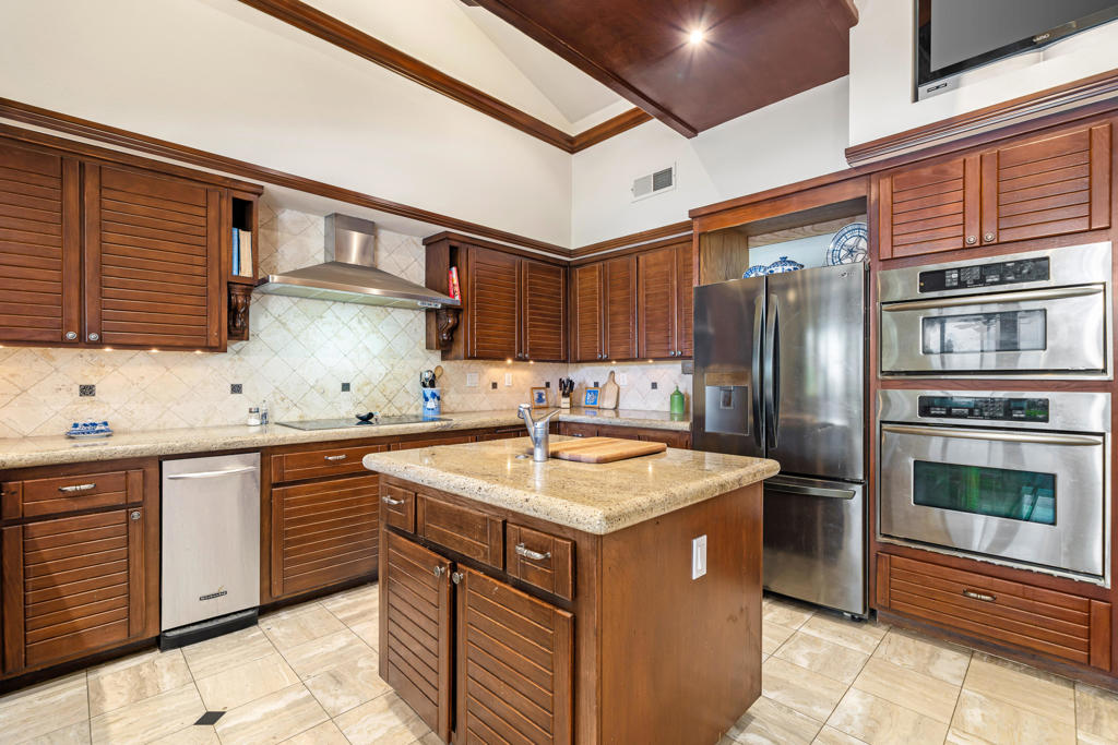 54940 Inverness Way Property Photo 24