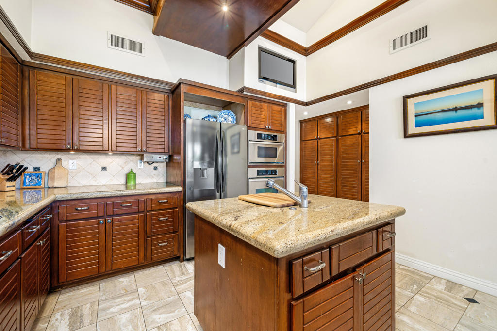 54940 Inverness Way Property Photo 27