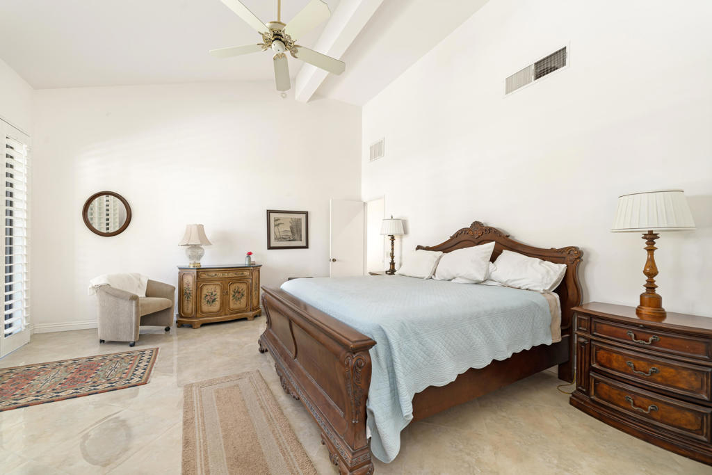 54940 Inverness Way Property Photo 30