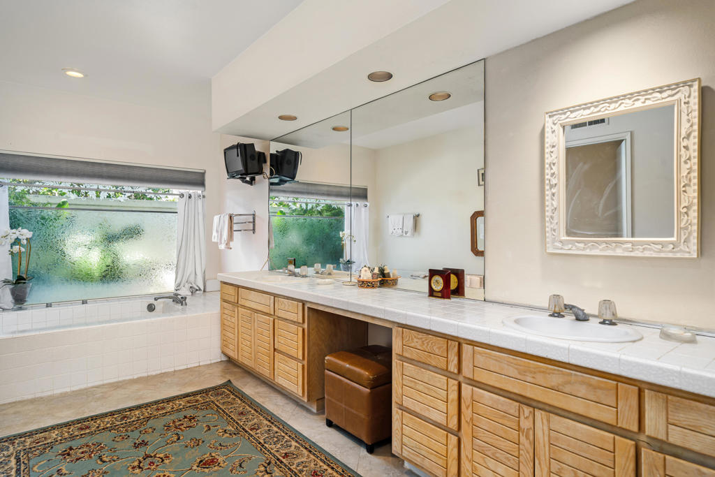 54940 Inverness Way Property Photo 31
