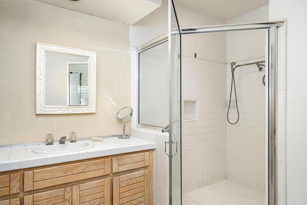 54940 Inverness Way Property Photo 32