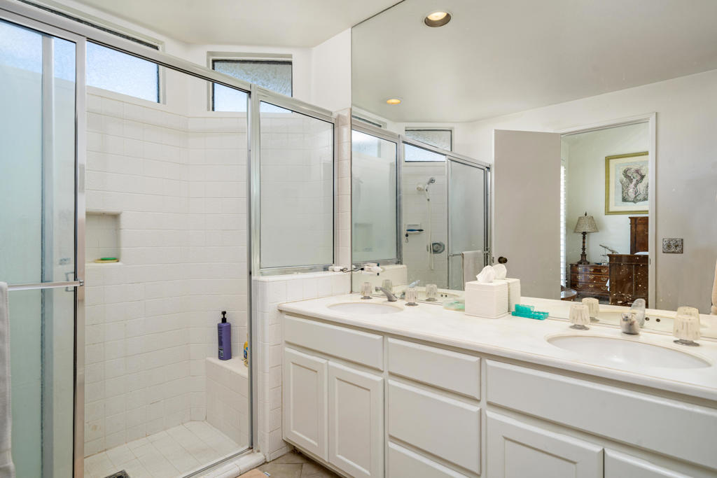 54940 Inverness Way Property Photo 34