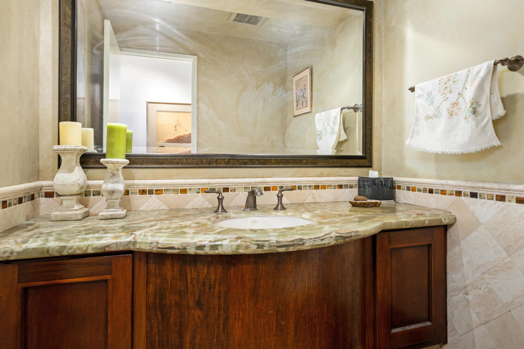 54940 Inverness Way Property Photo 35