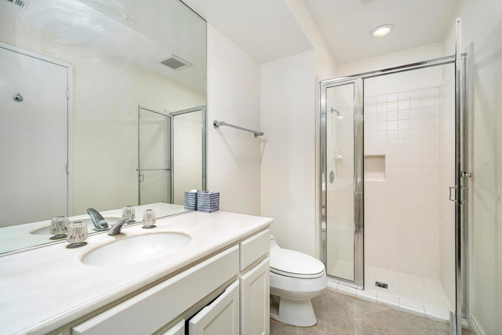54940 Inverness Way Property Photo 39
