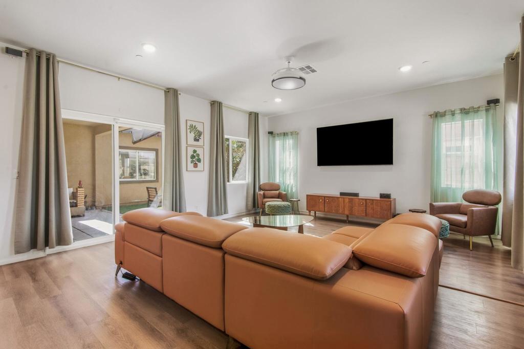 67365 Rio Naches Road Property Photo 4