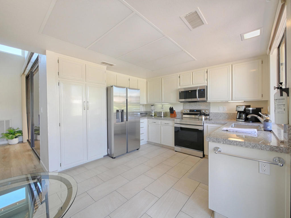 312 S Sierra Madre S Property Photo 15