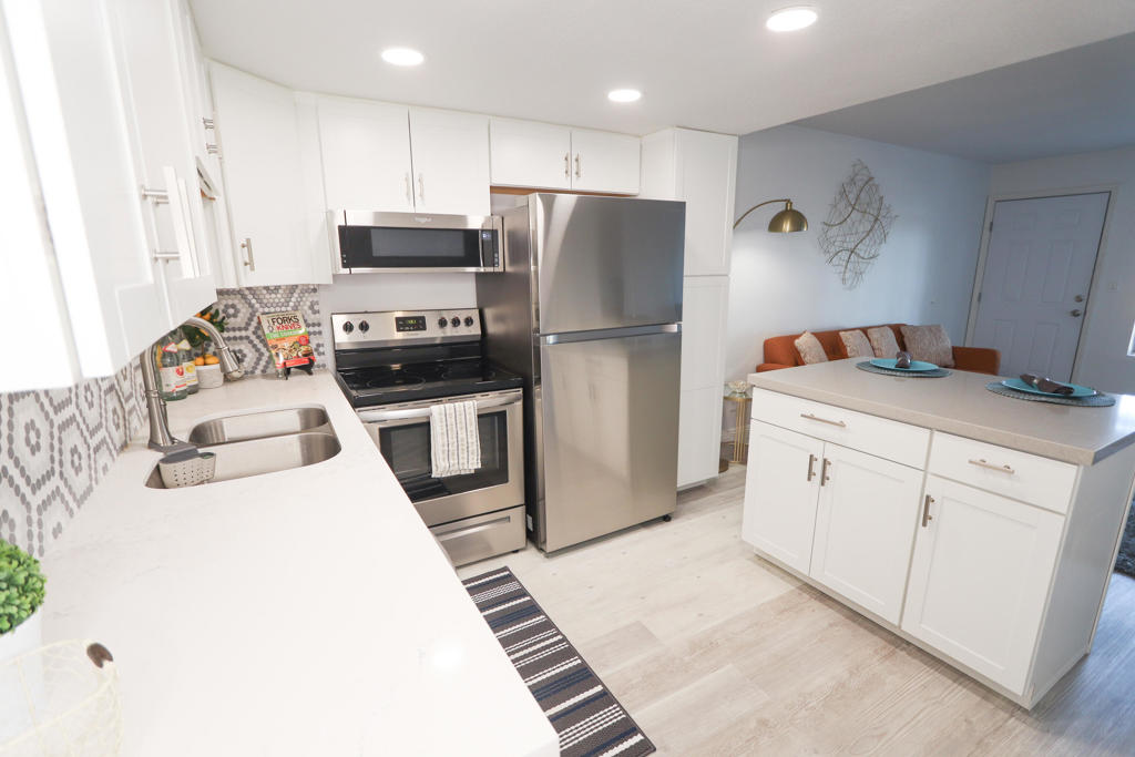 64281 Spyglass Avenue 31 Property Photo 6