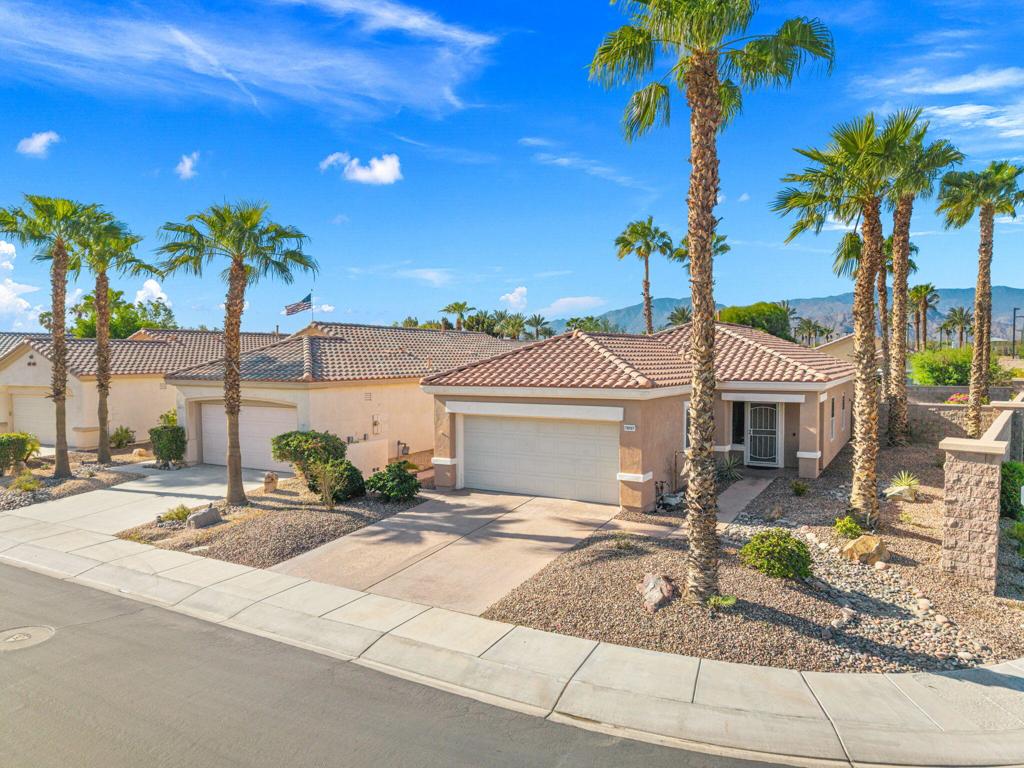78507 Glastonbury Way Property Photo 1