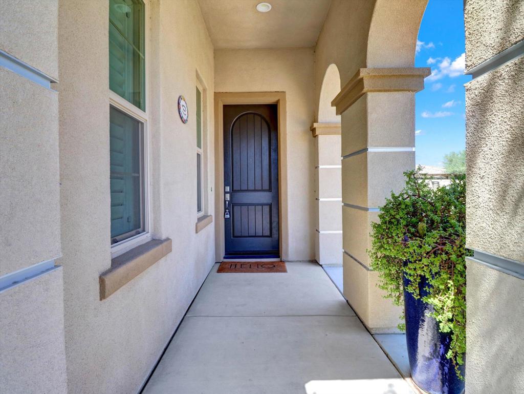 74395 Millennia Way Property Photo 4