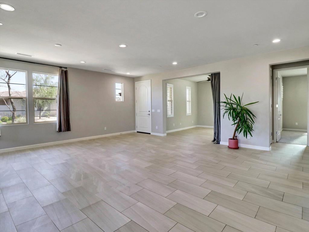 74395 Millennia Way Property Photo 7
