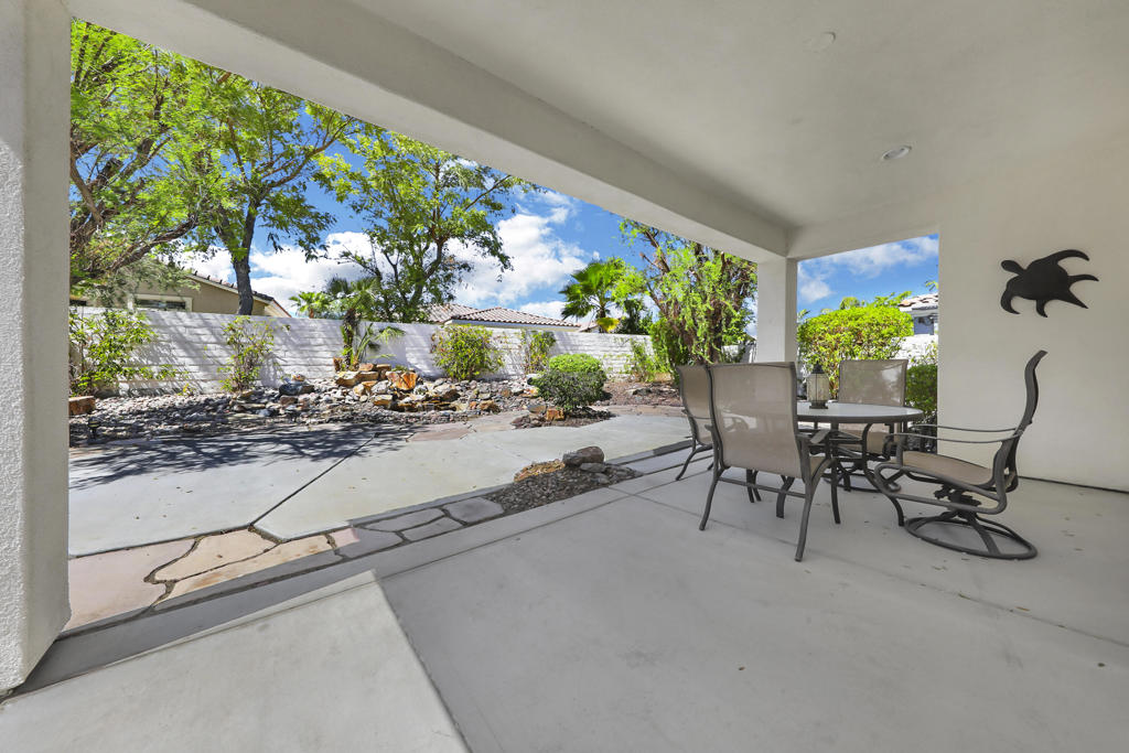 40881 Calle Santa Cruz Property Photo 2