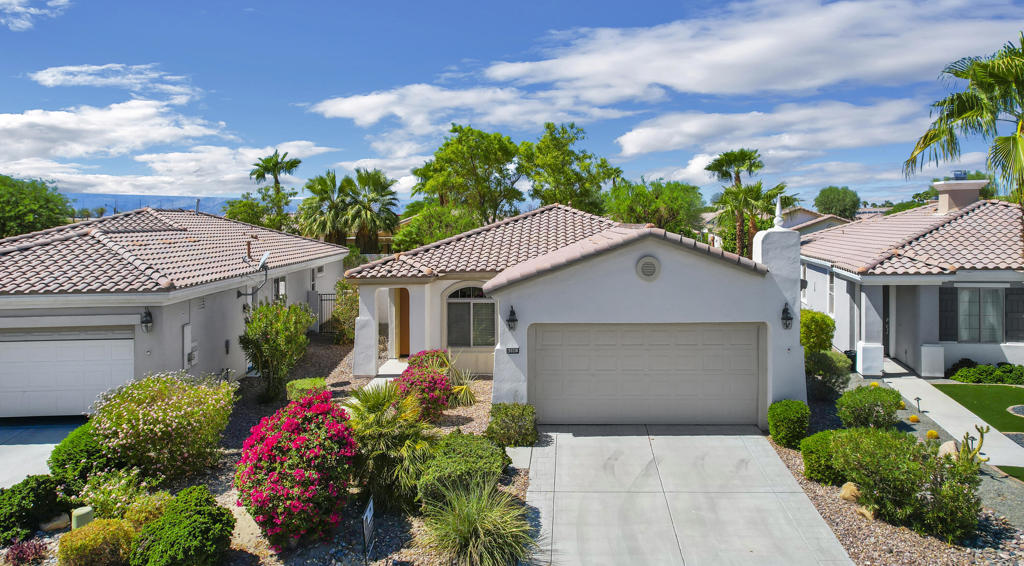 40881 Calle Santa Cruz Property Photo 3