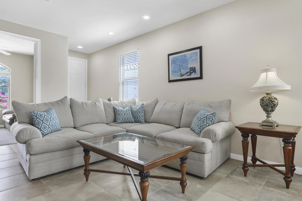 40881 Calle Santa Cruz Property Photo 5