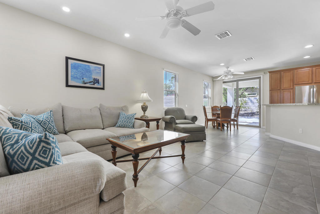 40881 Calle Santa Cruz Property Photo 6