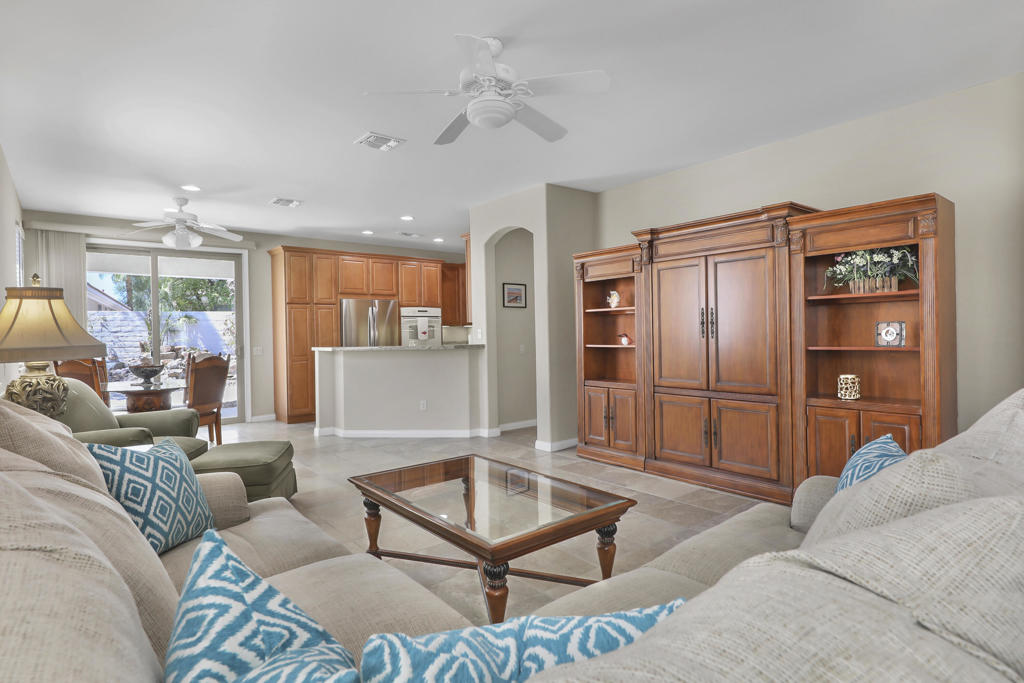 40881 Calle Santa Cruz Property Photo 7