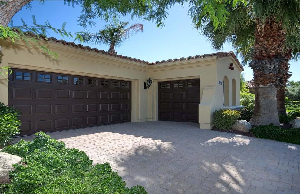 76132 Via Volterra Property Photo 5