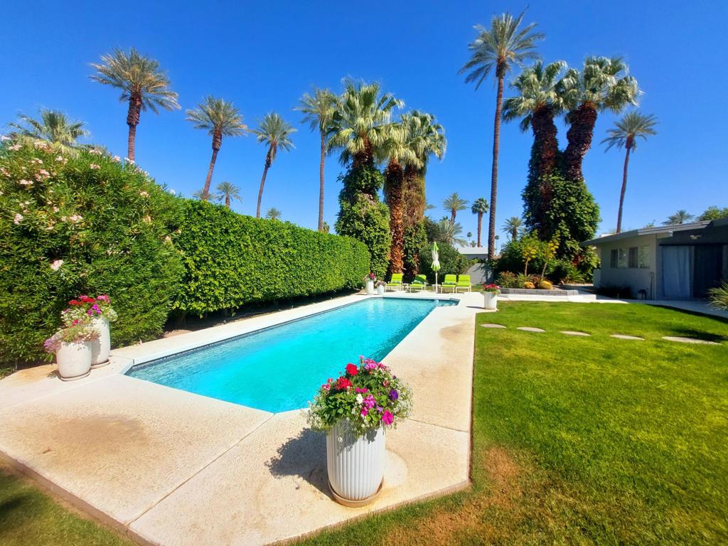 75452 Palm Shadow Property Photo 1