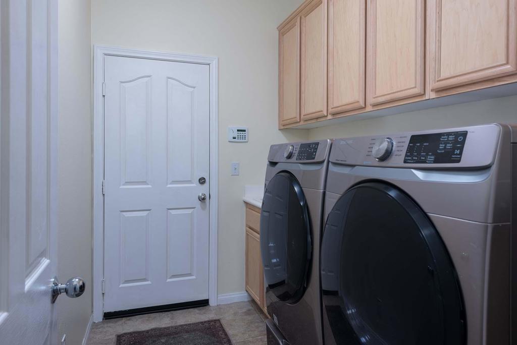 64172 Yosemite Lane Property Photo 24