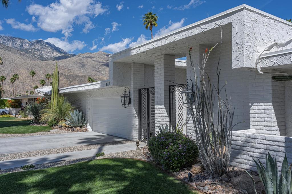 1502 E Sierra Way Property Photo 2