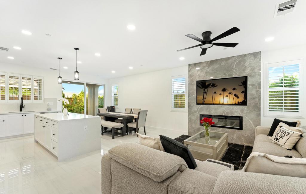 617 Via Firenze Property Photo 3