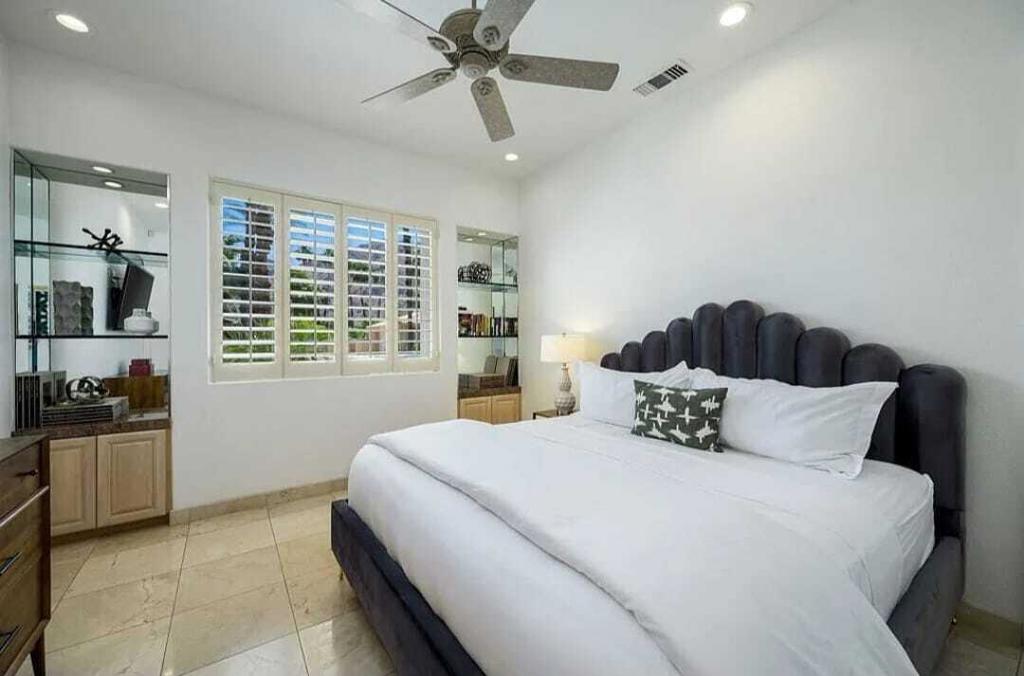 77160 Delgado Drive Property Photo 5