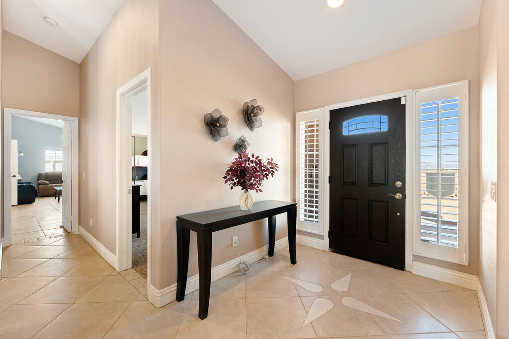 1251 Riviera Circle Property Photo 4
