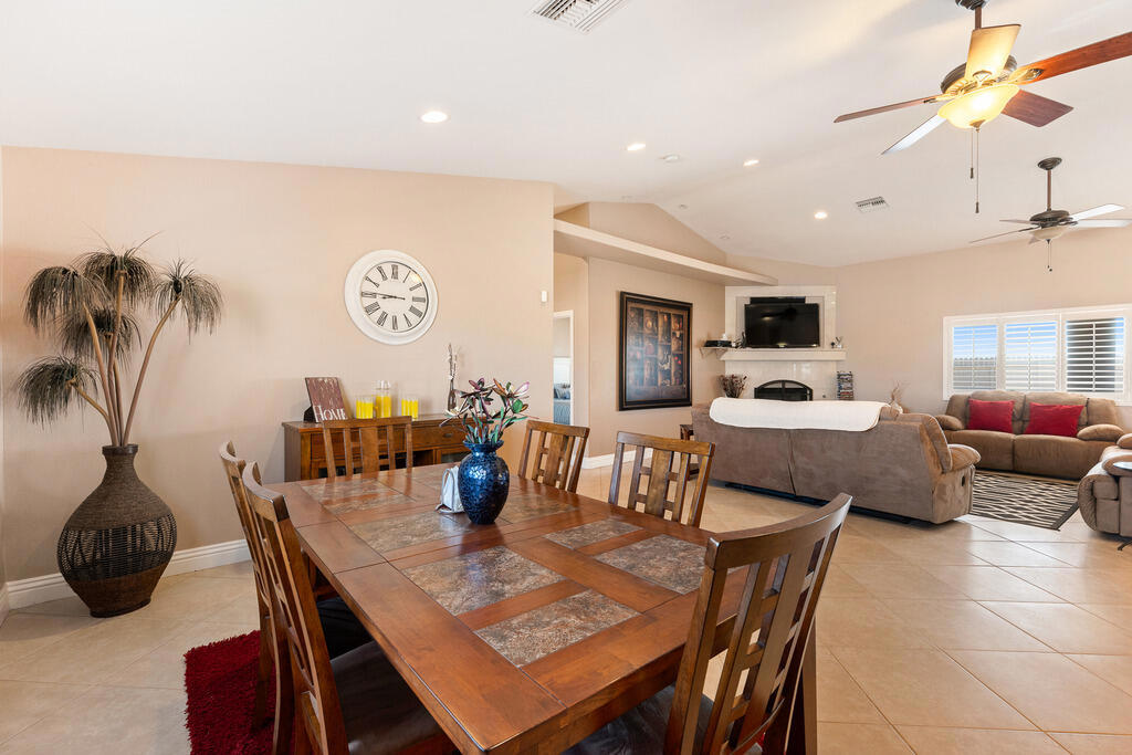 1251 Riviera Circle Property Photo 10